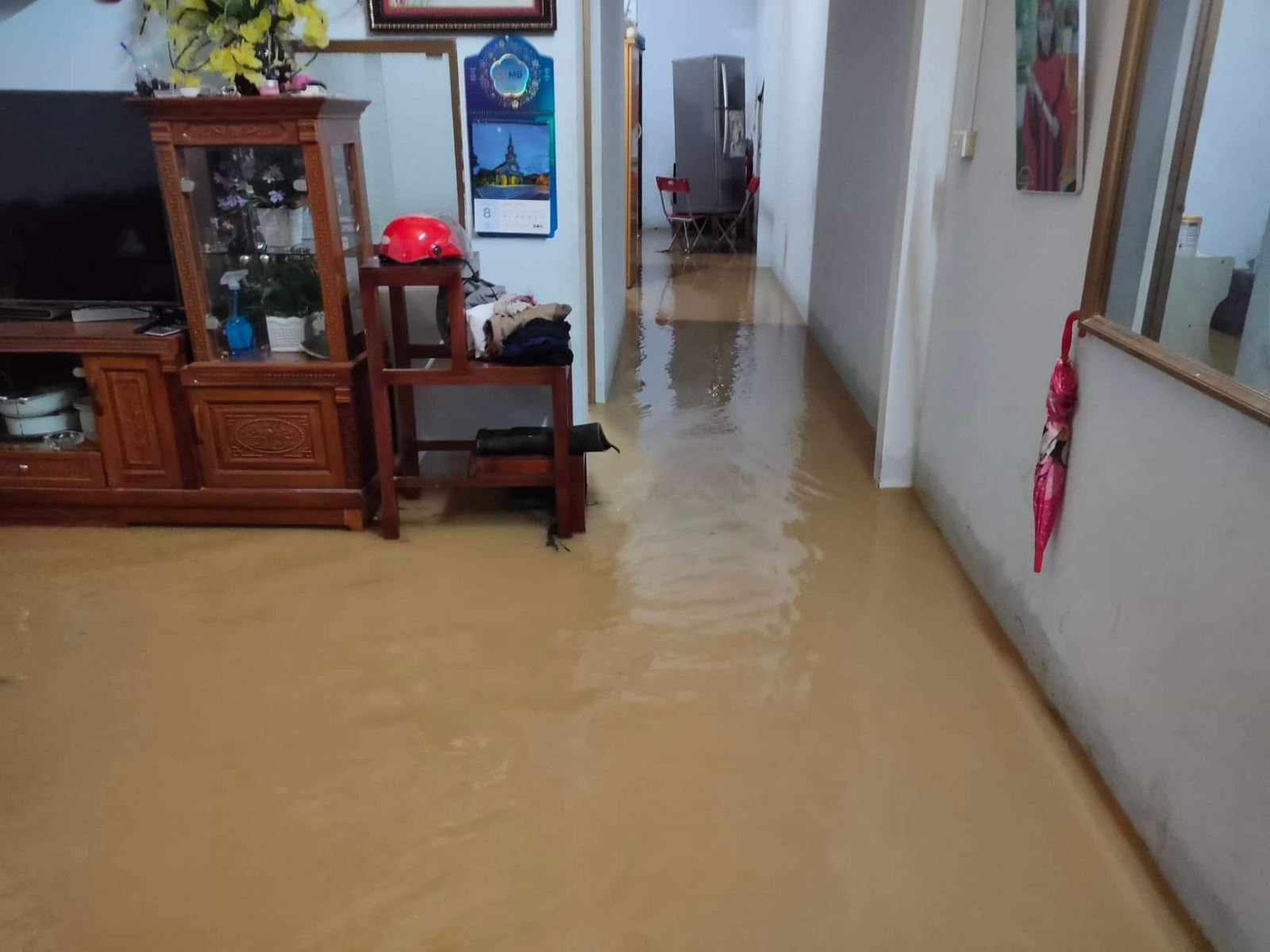 Nằm mơ nước tràn vào nhà ứng với con số may mắn nào?