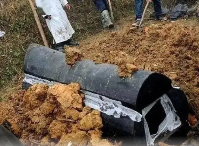 Nằm mơ thấy quan tài bị chôn xuống đất có ý nghĩa gì? Đánh số nào may mắn nhất?